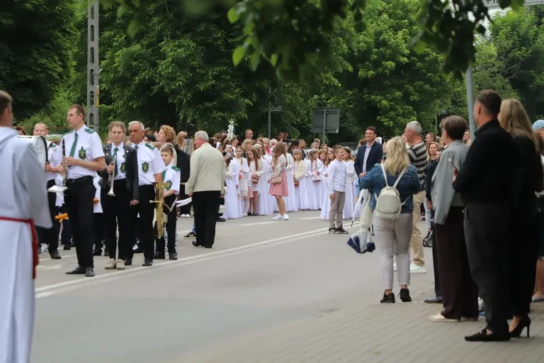 Boże Ciało w parafii pw. Wniebowzięcia NMP (zdjęcia, wideo)