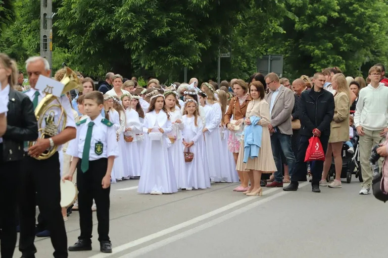 Boże Ciało w parafii pw. Wniebowzięcia NMP (zdjęcia, wideo)