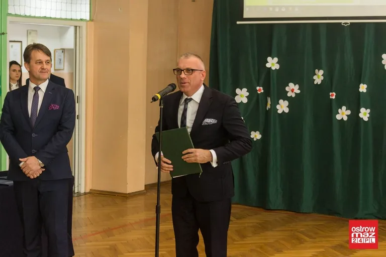 Maturzyści z "Rubinka" zakończyli rok szkolny (zdjęcia, wideo)