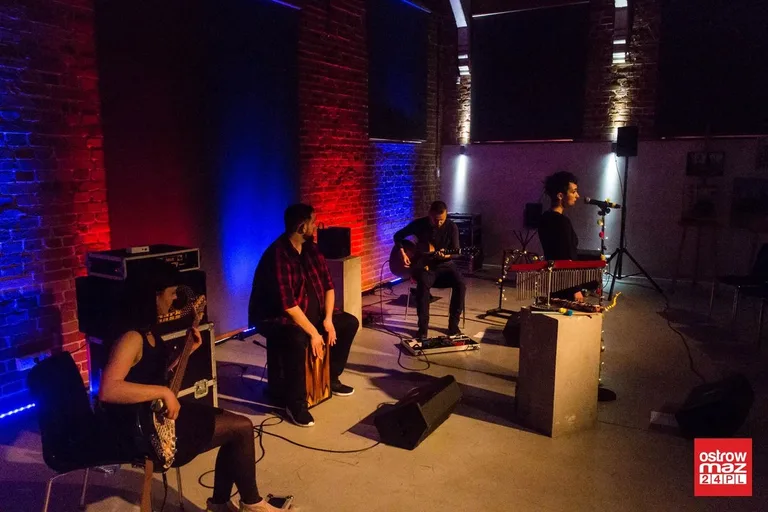 Koncert Pragmy połączony z wernisażem wystawy Darii Gołąb i Przemysława Zglejszewskiego (zdjęcia, wideo)