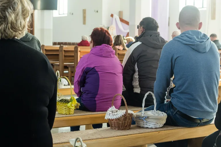 Święcenie pokarmów w ostrowskich parafiach (zdjęcia)