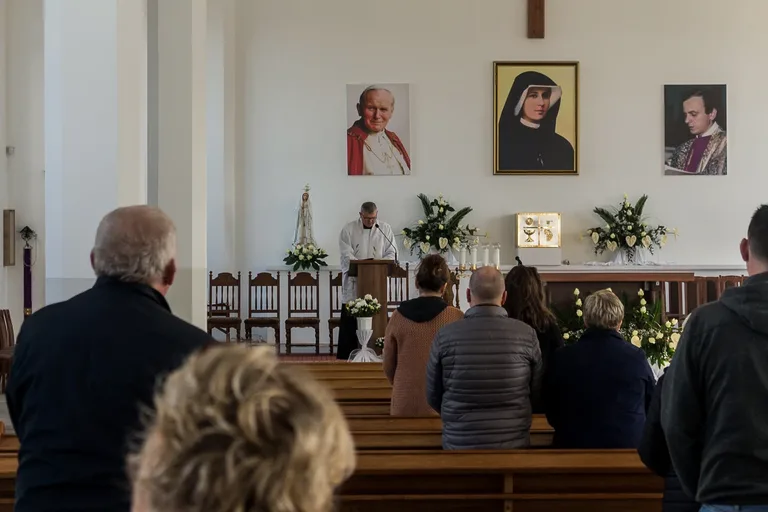 Święcenie pokarmów w ostrowskich parafiach (zdjęcia)