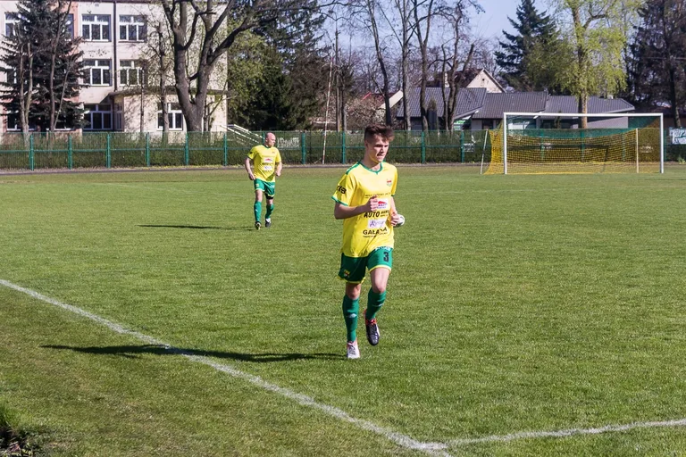 Ostrovia wygrywa na własnym boisku (zdjęcia, wideo)