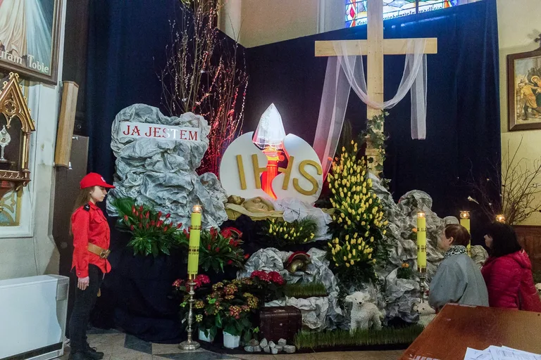 Groby Pańskie w ostrowskich parafiach (zdjęcia)
