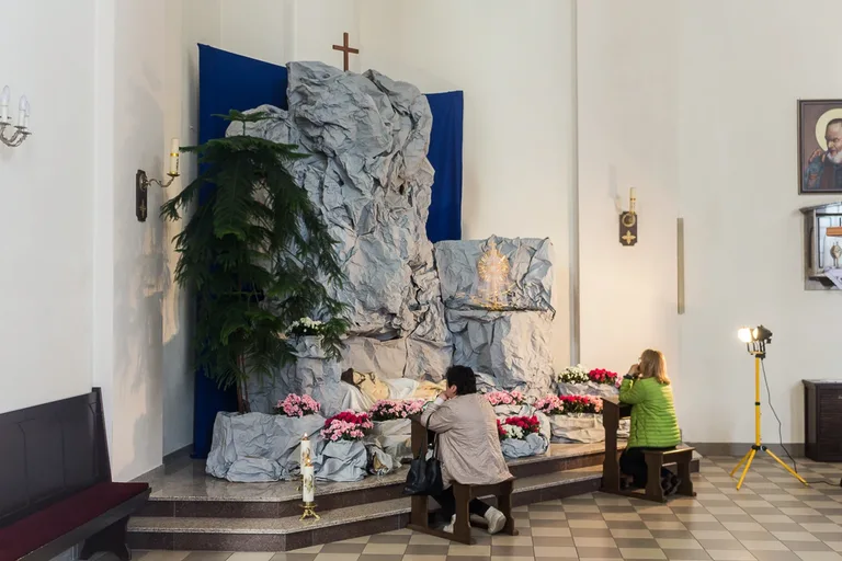 Groby Pańskie w ostrowskich parafiach (zdjęcia)