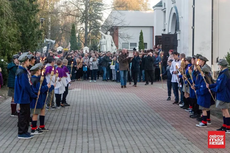 Droga krzyżowa w Komorowie (zdjęcia)