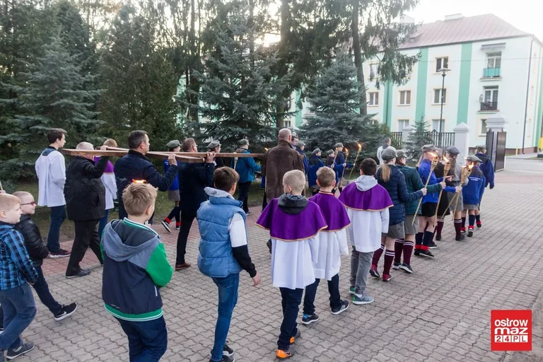 Droga krzyżowa w Komorowie (zdjęcia)