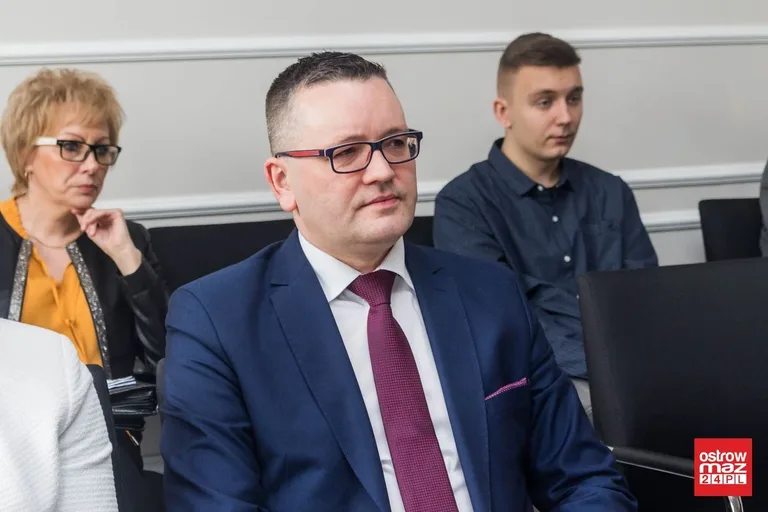 Rada powiatu ostrowskiego obradowała (zdjęcia, wideo)