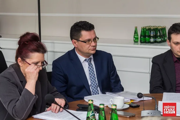Rada powiatu ostrowskiego obradowała (zdjęcia, wideo)