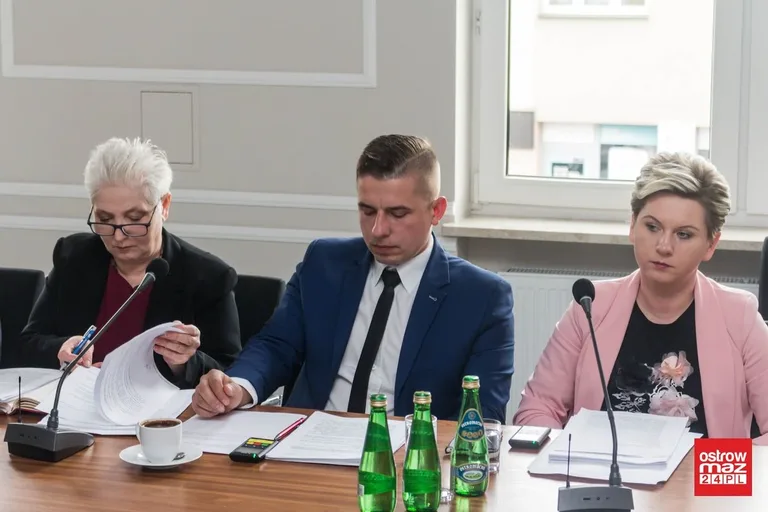 Rada powiatu ostrowskiego obradowała (zdjęcia, wideo)