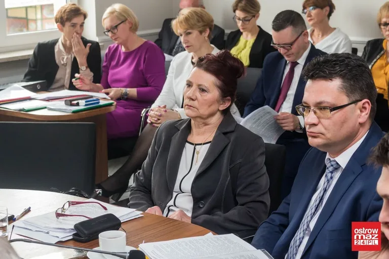 Rada powiatu ostrowskiego obradowała (zdjęcia, wideo)