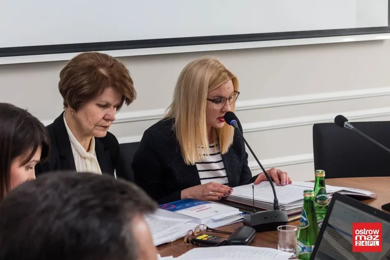Rada powiatu ostrowskiego obradowała (zdjęcia, wideo)