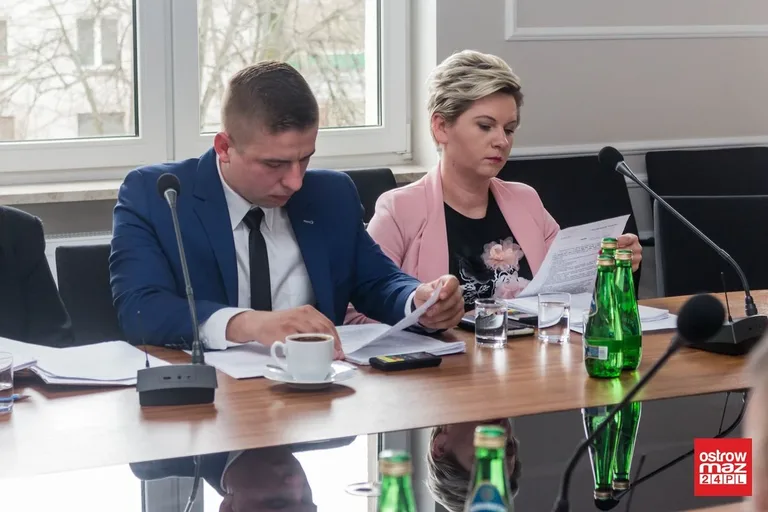 Rada powiatu ostrowskiego obradowała (zdjęcia, wideo)