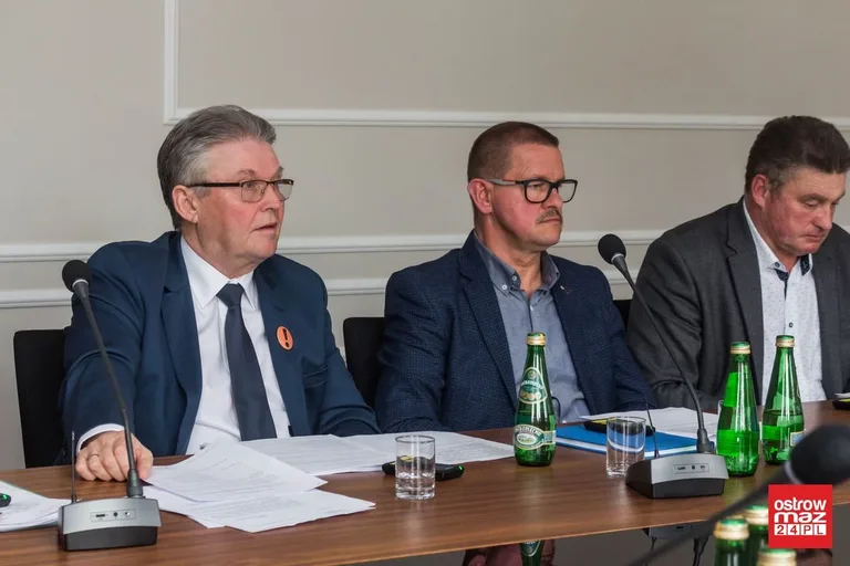 Rada powiatu ostrowskiego obradowała (zdjęcia, wideo)