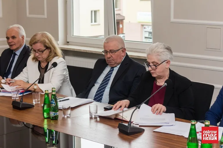 Rada powiatu ostrowskiego obradowała (zdjęcia, wideo)