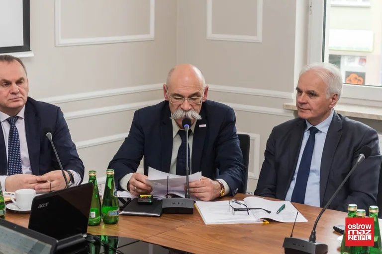 Rada powiatu ostrowskiego obradowała (zdjęcia, wideo)