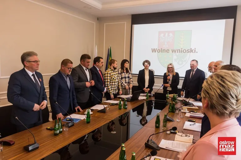 Rada powiatu ostrowskiego obradowała (zdjęcia, wideo)