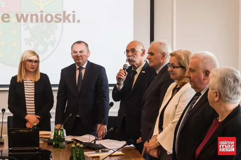 Rada powiatu ostrowskiego obradowała (zdjęcia, wideo)