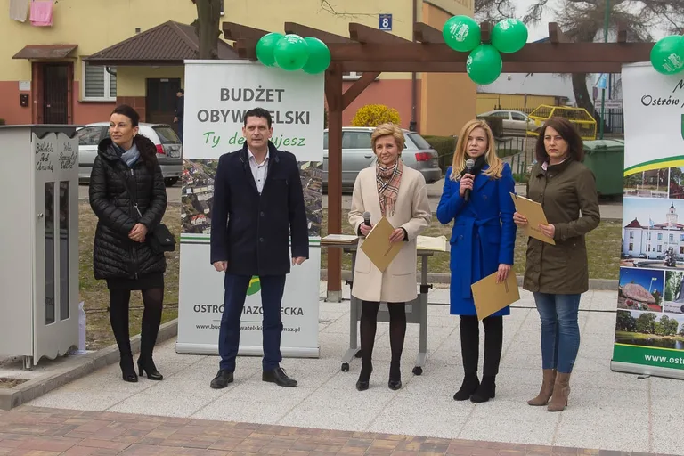 Biblioteka pod chmurką już otwarta (zdjęcia, wideo)