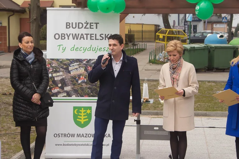 Biblioteka pod chmurką już otwarta (zdjęcia, wideo)