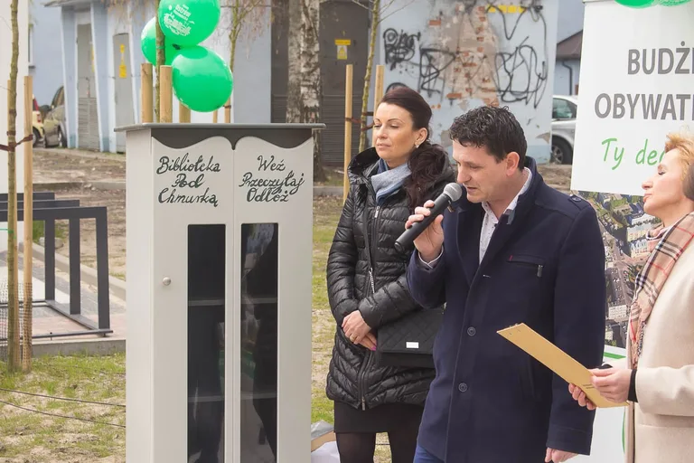 Biblioteka pod chmurką już otwarta (zdjęcia, wideo)