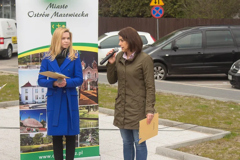 Biblioteka pod chmurką już otwarta (zdjęcia, wideo)