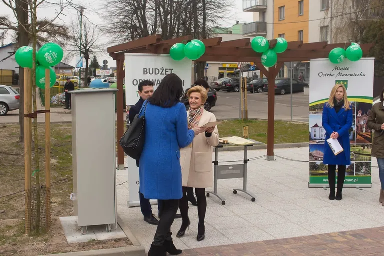 Biblioteka pod chmurką już otwarta (zdjęcia, wideo)