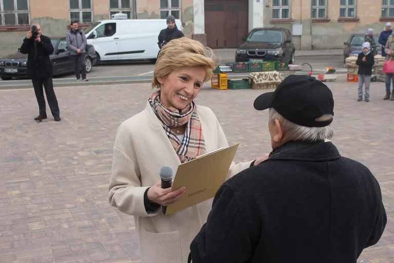 Biblioteka pod chmurką już otwarta (zdjęcia, wideo)