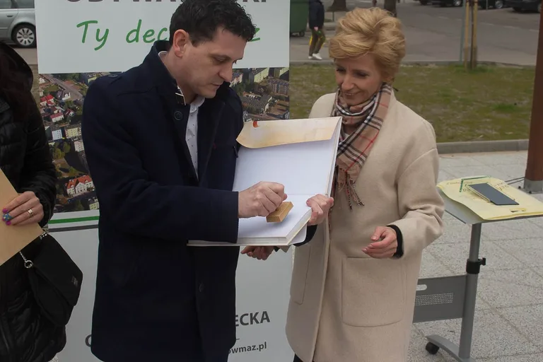 Biblioteka pod chmurką już otwarta (zdjęcia, wideo)