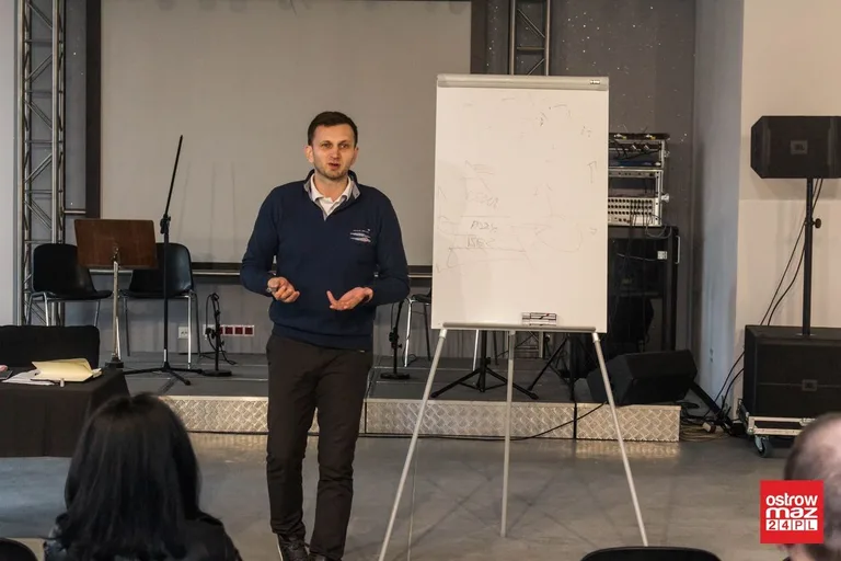 O współczesnej pedagogice w elektrowni (zdjęcia, wideo)