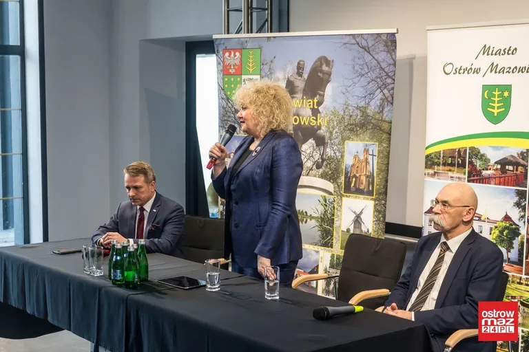 "Wiele problemów można rozwiązać dzięki programom rządowym". Maria Koc gościła w Ostrowi Mazowieckiej (zdjęcia, wideo)