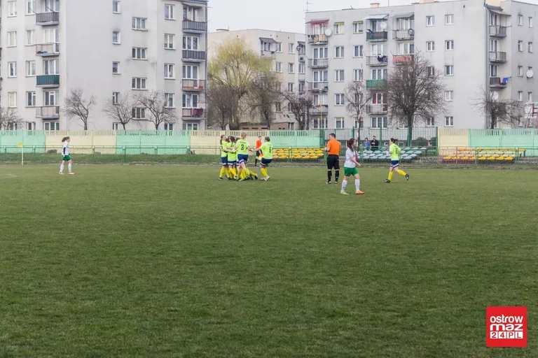 Ostrovianki zatrzymały lidera z Radomia (zdjęcia, wideo)