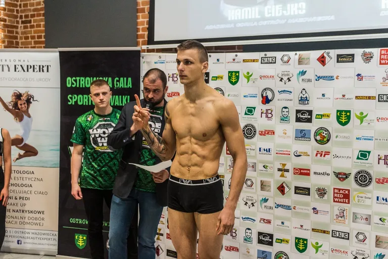 Ważenie zawodników przed WORWar03 w Jatkach (zdjęcia, wideo)