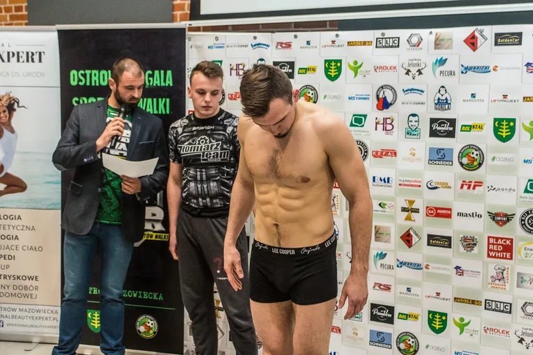 Ważenie zawodników przed WORWar03 w Jatkach (zdjęcia, wideo)