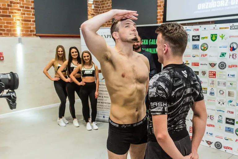 Ważenie zawodników przed WORWar03 w Jatkach (zdjęcia, wideo)