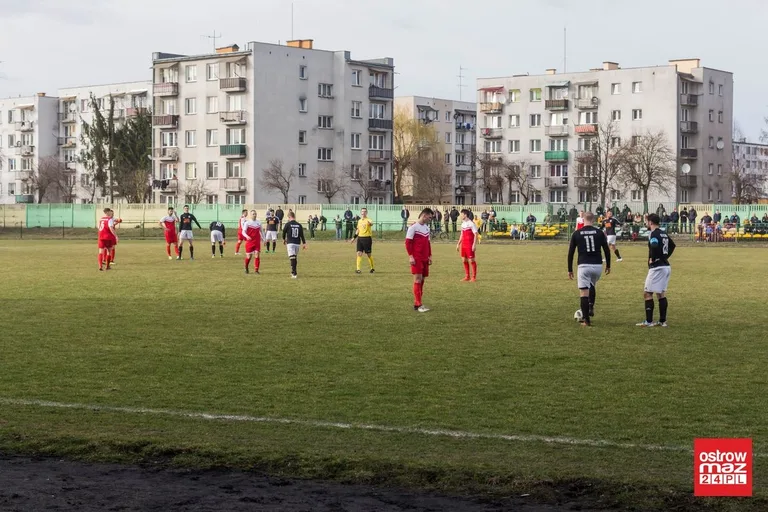 Ostrovia bez punktów w starciu z Nadnarwianką (zdjęcia, wideo)