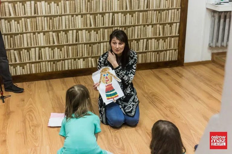 Zabawy logopedyczne w ostrowskiej bibliotece (zdjęcia, wideo)