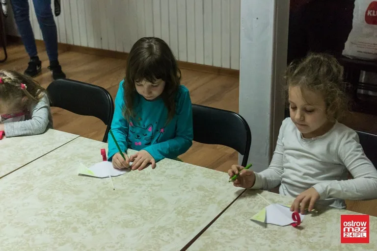Zabawy logopedyczne w ostrowskiej bibliotece (zdjęcia, wideo)