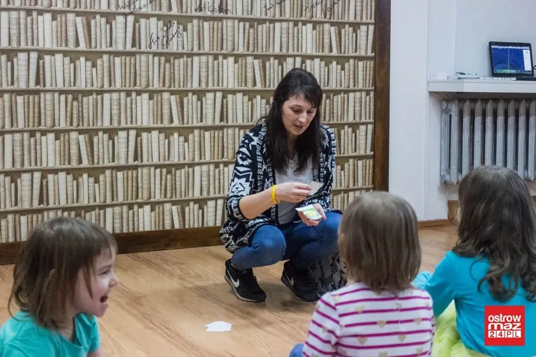 Zabawy logopedyczne w ostrowskiej bibliotece (zdjęcia, wideo)