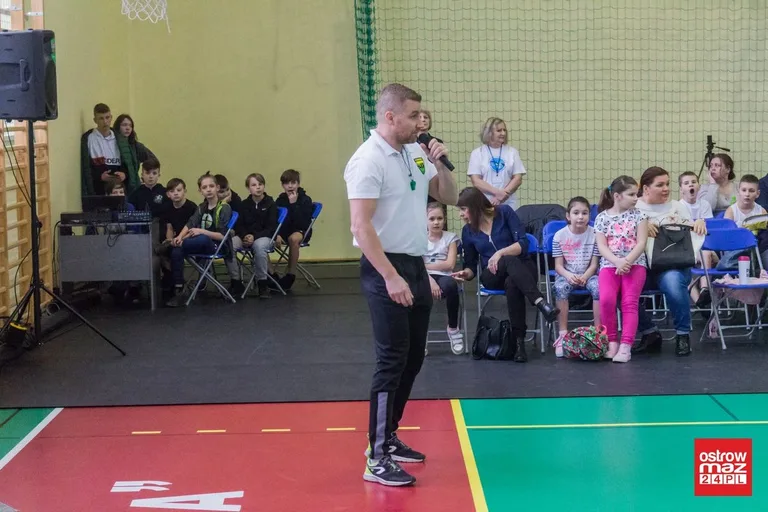 Wielobój lekkoatletyczny dla trzecioklasistów (zdjęcia, wideo)