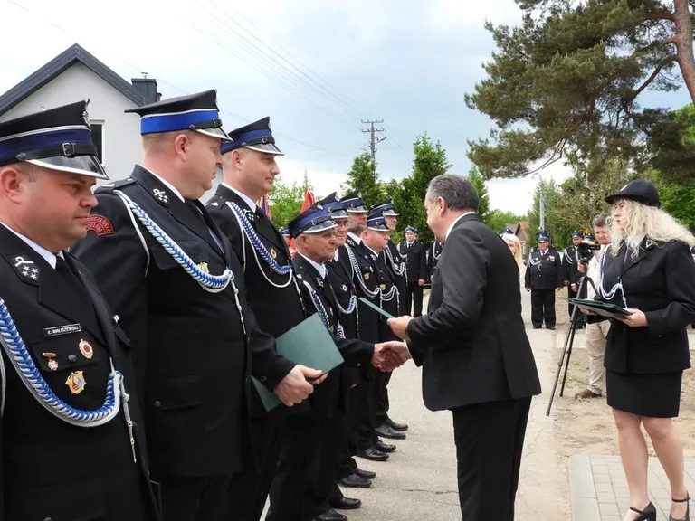 Obchody Gminnego Dnia Strażaka i jubileuszu 30-lecia OSP Grądy (zdjęcia, wideo)