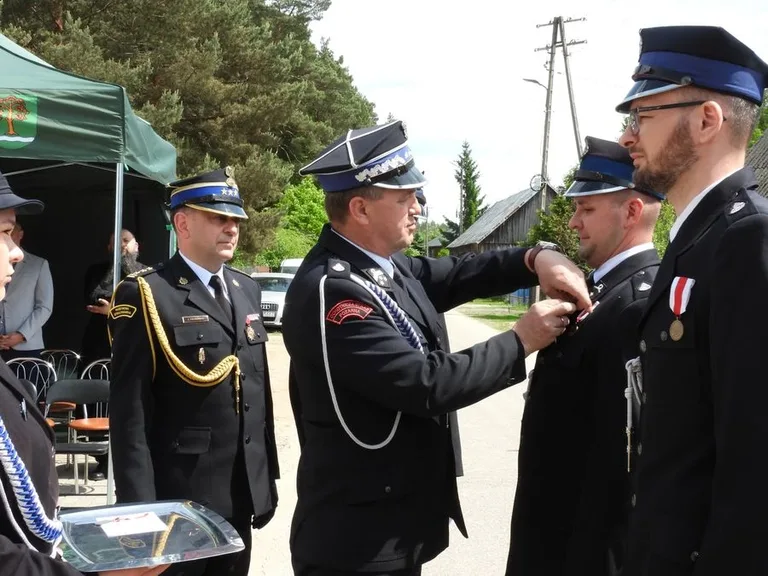 Obchody Gminnego Dnia Strażaka i jubileuszu 30-lecia OSP Grądy (zdjęcia, wideo)