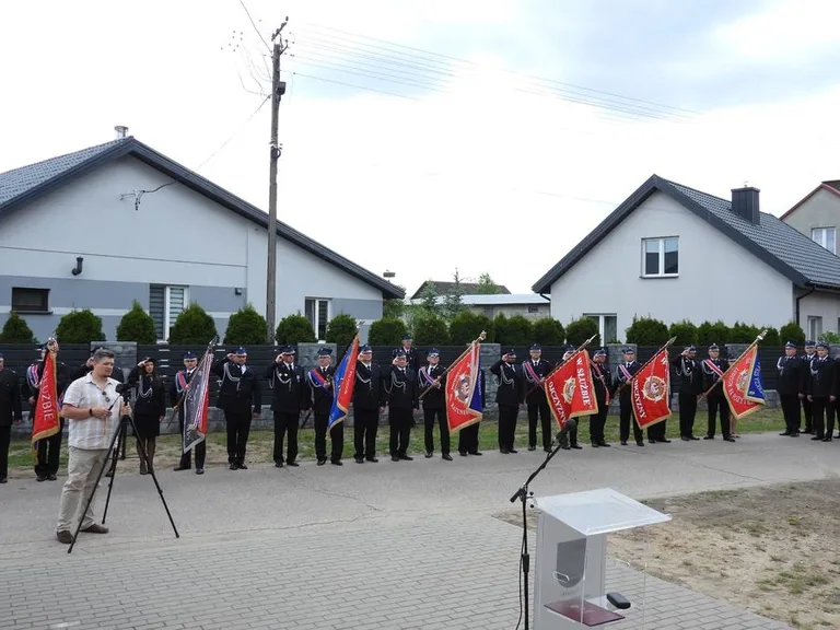Obchody Gminnego Dnia Strażaka i jubileuszu 30-lecia OSP Grądy (zdjęcia, wideo)