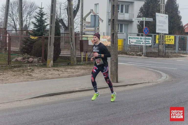 Blisko 100 osób pobiegło wilczym tropem (zdjęcia, wideo)