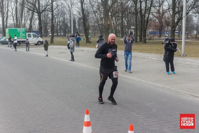 Blisko 100 osób pobiegło wilczym tropem (zdjęcia, wideo)