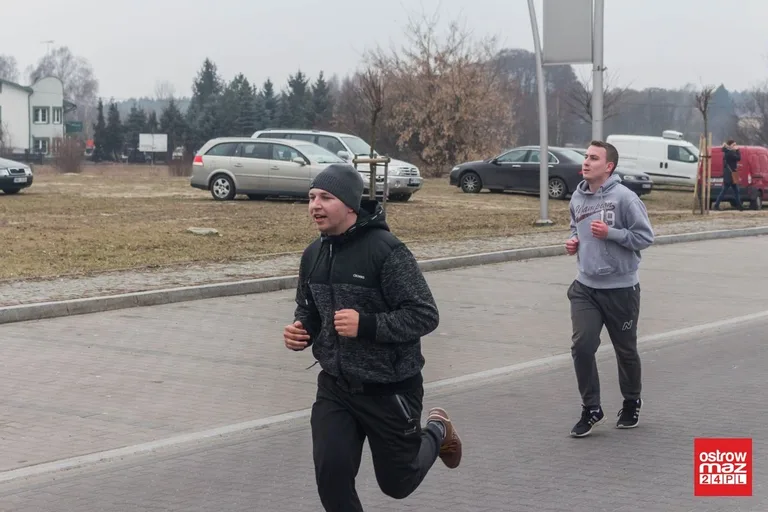 Blisko 100 osób pobiegło wilczym tropem (zdjęcia, wideo)