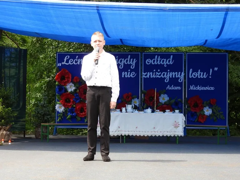 Szkoła Podstawowa w Orle otrzymała imię i sztandar. Zdjęcia, wideo