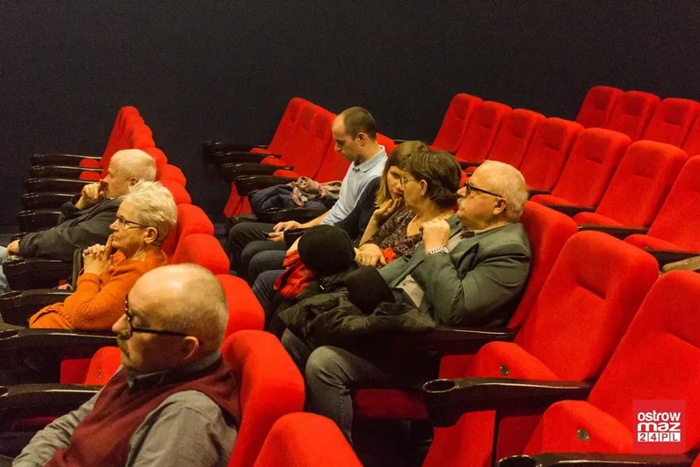 Projekcja filmu "Wyklęty" w kinie Ostrovia (zdjęcia, wideo)