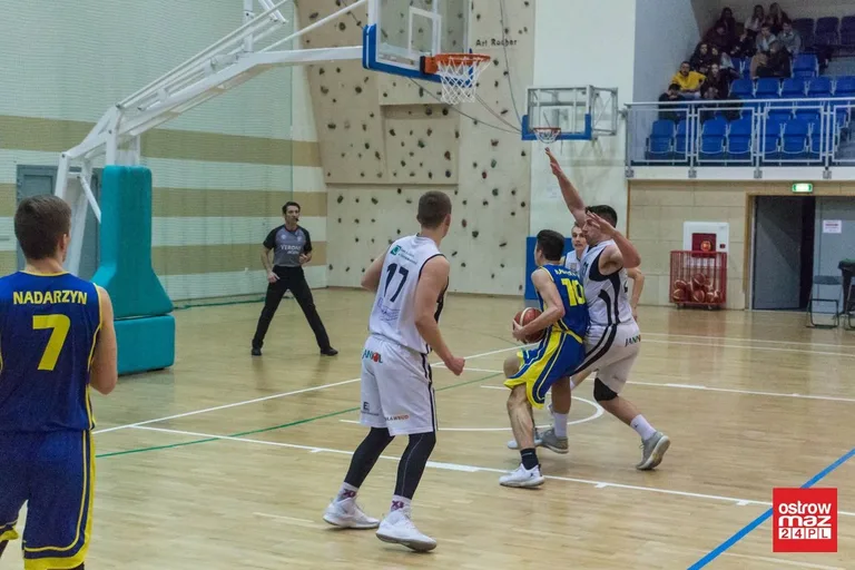 Sokół wygrywa z Nadarzynem