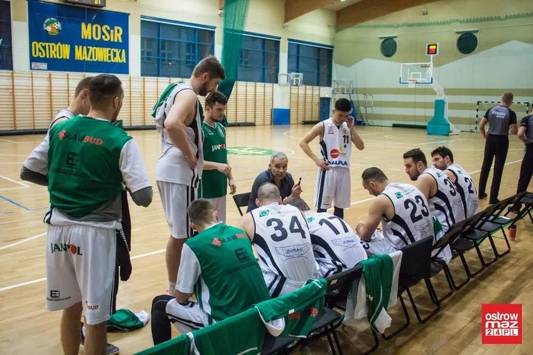 Sokół bez punktów w starciu ze Startem (zdjęcia, wideo)